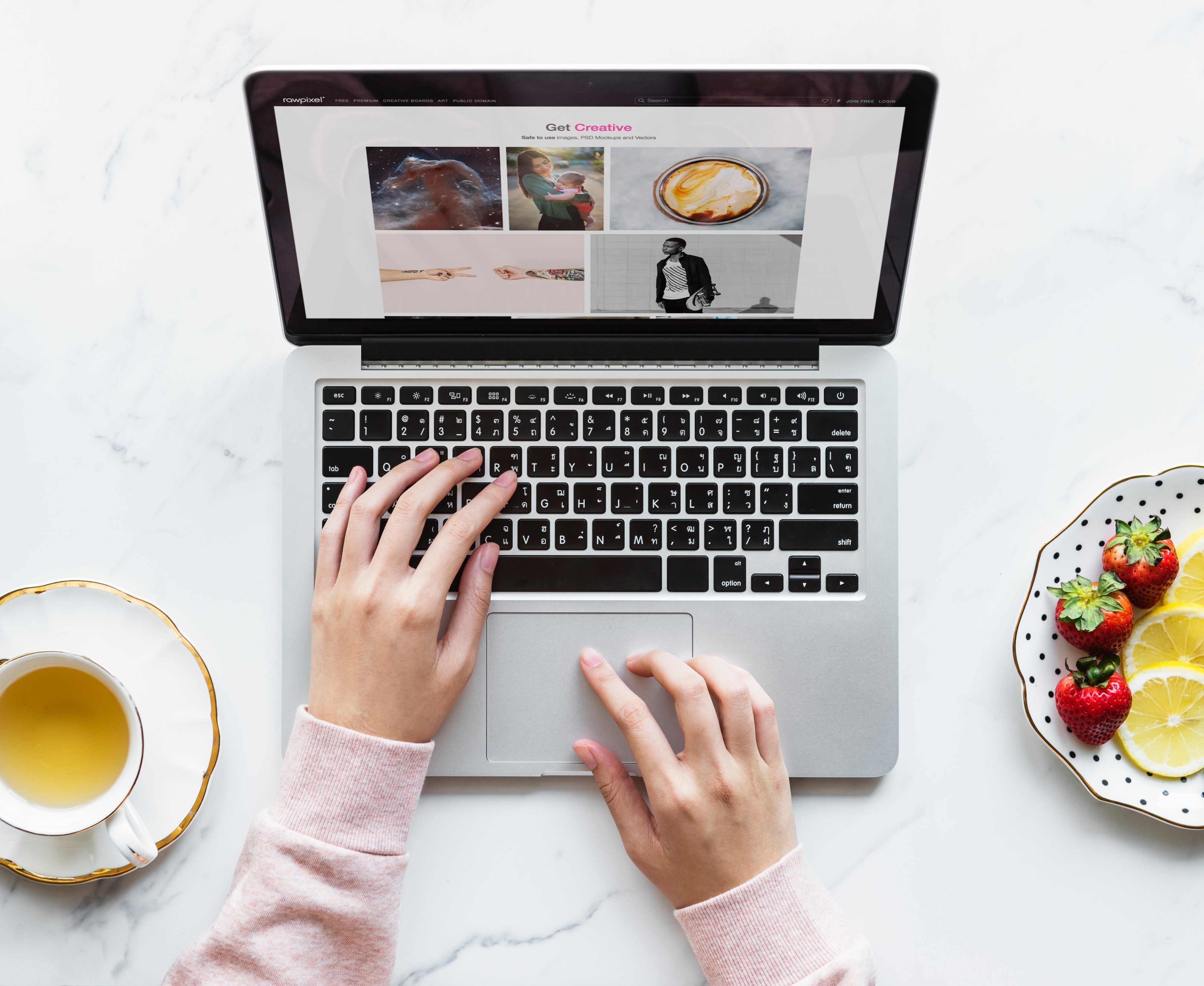 Un freelance travaillant - Bill&Go
